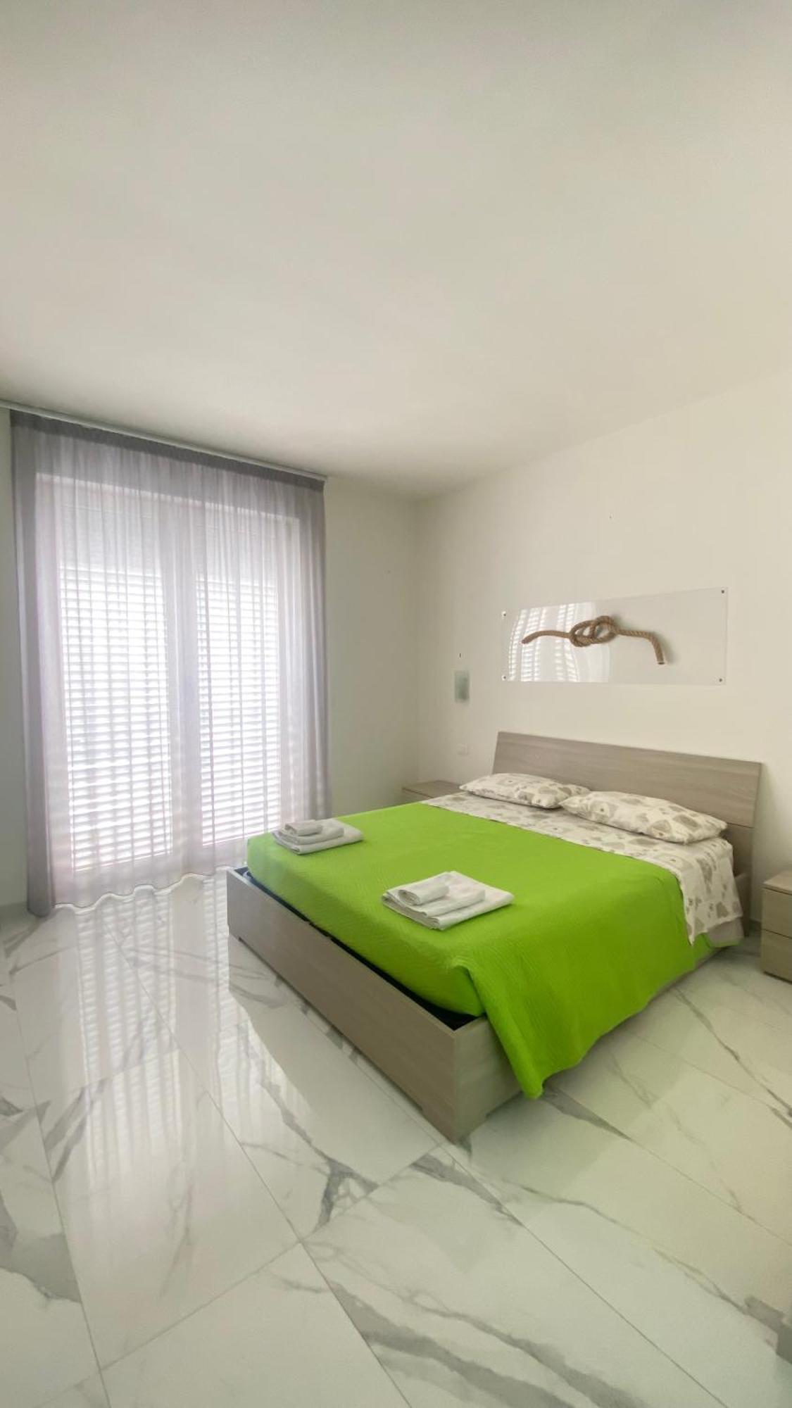 B&B La Laguna 切萨雷奥港 外观 照片